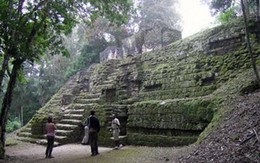 Trung Mỹ tất bật với du lịch "ngày tận thế "