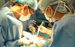 Phẫu thuật thành công hai bé gái dính nhau