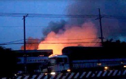 Bãi phế liệu hơn 2.000 mét vuông bốc cháy ngùn ngụt