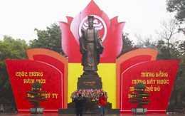 Tác phẩm hoành tráng và câu chuyện bằng cấp