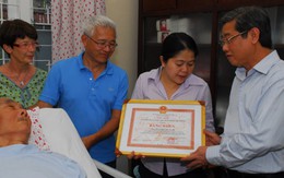 Tặng bằng khen cho chủ bộ sưu tập Dương Hà