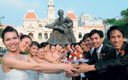 Chúng con đến đây báo cáo với Bác
