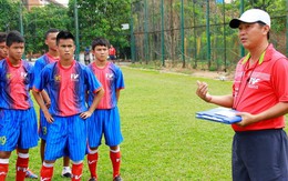 "Thế hệ vàng" bóng đá VN tuyển sinh học trò