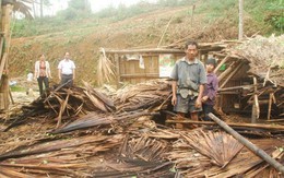 Lào Cai: Mưa đá "khủng" tiếp diễn, 4 nhà dân đổ sập