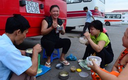 Sống vạ vật với lương còm cõi