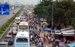 Dân đi nghỉ lễ trở về, các cửa ngõ TP.HCM kẹt cứng