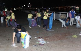"Hậu pháo hoa" là bãi rác