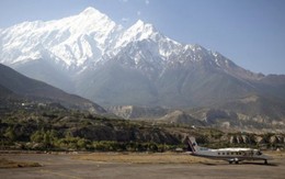 Nepal: máy bay lao xuống sông, 21 người bị thương