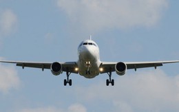 Nứt cửa sổ máy bay đang chở thủ tướng Cezch tới Nga