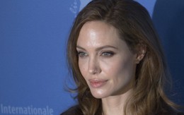 Dì ruột Angelina Jolie qua đời vì ung thư vú