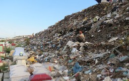 Bãi rác quá tải gây ô nhiễm