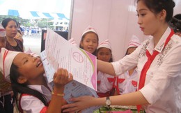 Hàng ngàn bạn nhỏ khó khăn vui chơi, nhận quà 1-6