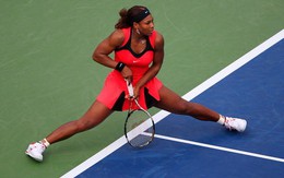 Serena quá mạnh; Wozniacki, Federer đi tiếp