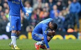 Chelsea mất Ashley Cole hai tuần