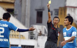 Ai bảo vệ trọng tài?