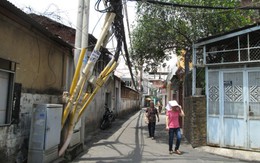 Dây cáp nghiêng ra đường