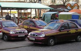 Dân Ukraine ăn theo Euro