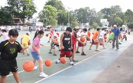 Học và chơi bóng rổ ở đâu?
