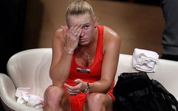 Wozniacki gục ngã trên quê nhà