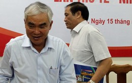 Bộ muốn "cài cắm" người vào VFF: Rối đội hình