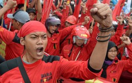 Dân Indonesia biểu tình vì giá nhiên liệu tăng 44%