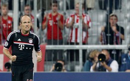Robben giúp Hùm Xám đặt một chân vào vòng bảng
