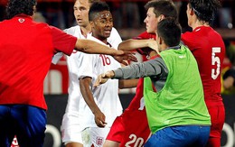 Thủ tướng Anh yêu cầu UEFA phạt nặng Serbia