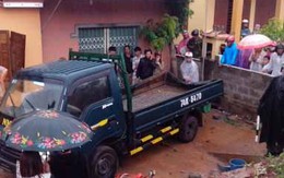 Xe ôtô lao vào sân nhà, một người bị đè chết