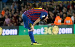 Messi thua Varas, Barca hòa 9 người Sevilla