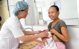 Tặng tiền để thu hút sản phụ