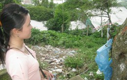 Treo rác trên núi Cấm