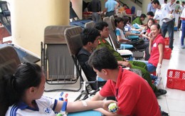 Hơn 1.000 bạn trẻ tham gia hiến máu "Giọt hồng Tây Đô"
