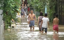 Đồng Nai: Mưa lớn, nhà dân ngập nặng