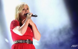 Ca sĩ Kelly Clarkson gặp rắc rối với nhẫn quý