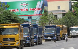 Xe ben chở đất lách chốt kiểm tra quá tải