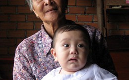 Một tay nuôi tám con thành người