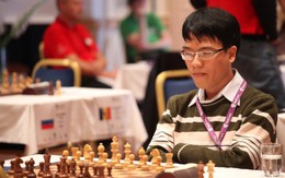 Quang Liêm cầm hòa đương kim vô địch thế giới Peter Svidler