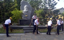 Học sinh Hội An "1 giờ vì Hội An sạch hơn"