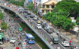 Hai cầu vượt bằng thép tại TP.HCM hoạt động