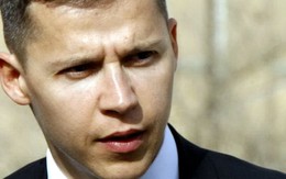 Cựu đại sứ Pháp bị bắt giữ vì mang nhiều tiền mặt