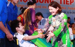 Trên 800 triệu đồng học bổng cho 161 tân sinh viên
