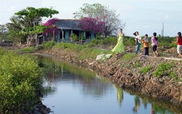 Giấc mơ của các cô gái rời quê hương