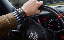 Đồng hồ thông minh Nissan kết nối người lái và xe hơi