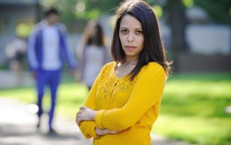 Hát kích động hiếp dâm, sinh viên năm nhất gây phẫn nộ