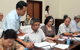 "Lùm xùm" ĐH Hùng Vương: SV vẫn phải đợi thi tốt nghiệp