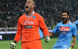 Balotelli lần đầu tiên đá hỏng 11m, AC Milan thua Napoli