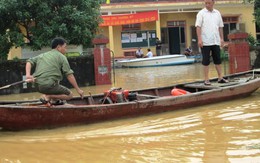 Hà Tĩnh: lũ muộn, xã Phương Mỹ ngập nặng