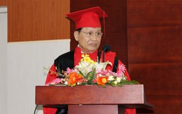 Nhận bằng thạc sĩ ở tuổi 71