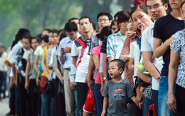 Rồng rắn trẻ thơ theo cha anh viếng Đại tướng