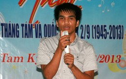 Chàng trai Cơ Tu yêu câu thơ làng mình
